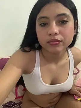 Snapshot of Paula-sinz chatting on May 2026 11:33:01 PM Paula-sinz online show from May 2026 11:33:01 PM