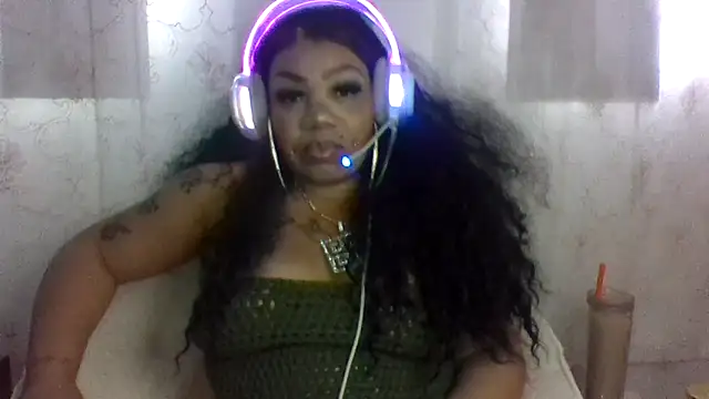 Snapshot of NailGoddessnow chatting on November 2025 10:48:02 PM NailGoddessnow online show from November 2025 10:48:02 PM