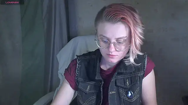   Freya    online show from July 2026 01:07:01 PM