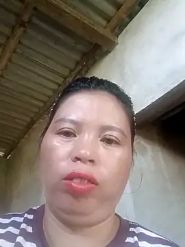 Snapshot of -Yeyi- chatting on May 2026 12:18:01 AM -Yeyi- online show from May 2026 12:18:01 AM