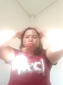 Snapshot of -Yeyi- chatting on June 2026 09:33:01 AM -Yeyi- online show from June 2026 09:33:01 AM