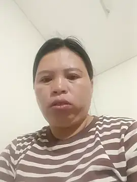 Snapshot of -Yeyi- chatting on June 2026 10:33:02 PM -Yeyi- online show from June 2026 10:33:02 PM