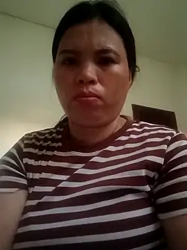 Snapshot of -Yeyi- chatting on June 2026 11:23:01 AM -Yeyi- online show from June 2026 11:23:01 AM