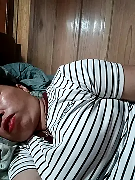 Snapshot of -Yeyi- chatting on July 2026 11:06:01 AM -Yeyi- online show from July 2026 11:06:01 AM