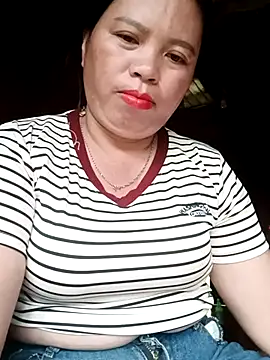 Snapshot of -Yeyi- chatting on July 2026 10:36:02 PM -Yeyi- online show from July 2026 10:36:02 PM