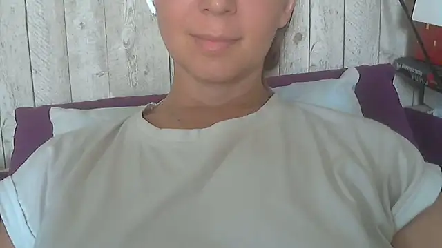 Bella--White online show from June 2026 05:18:01 AM