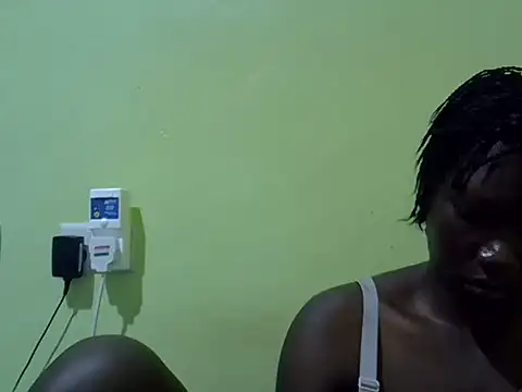 Snapshot of Sweet-Lynn chatting on July 2026 06:59:02 AM Sweet-Lynn online show from July 2026 06:59:02 AM