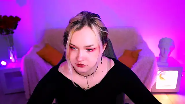 ViolettWoods online show from June 2026 08:17:02 AM