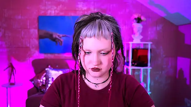 ViolettWoods online show from July 2026 10:50:01 AM
