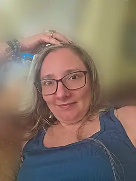 Izzylove47 online show from July 2026 01:15:02 PM