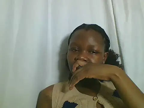 Sweetgal2025 online show from July 2026 06:12:01 PM