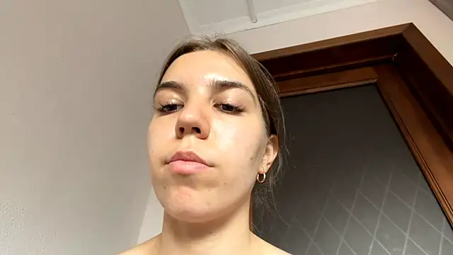 LaurindaStalford online show from July 2026 03:05:01 PM