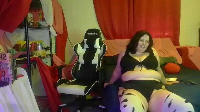 Snapshot of squishkink chatting on May 2026 03:28:01 PM squishkink online show from May 2026 03:28:01 PM