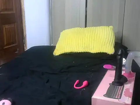 Snapshot of petite_lexiiivv chatting on July 2026 06:17:02 AM petite lexiiivv online show from July 2026 06:17:02 AM