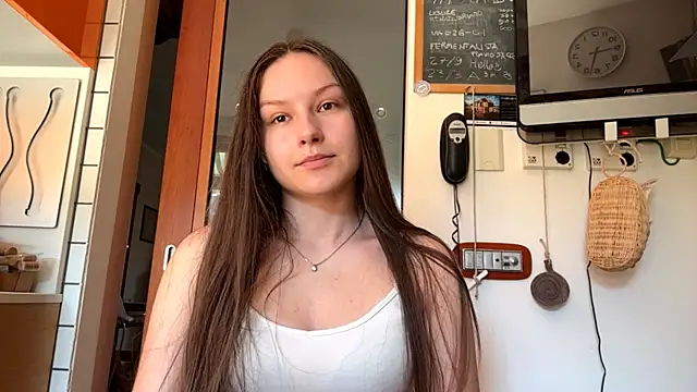 ShaylaChong online show from July 2026 07:23:01 AM