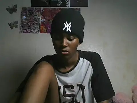 Snapshot of loversoncam chatting on May 2026 05:21:02 PM loversoncam online show from May 2026 05:21:02 PM