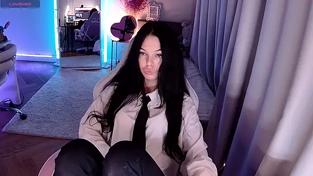 Snapshot of Vivi_Vivian chatting on May 2026 04:57:01 PM Vivi Vivian online show from May 2026 04:57:01 PM