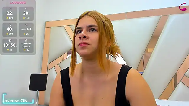 AliceCruzz online show from May 2026 12:22:02 PM