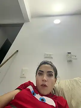 Snapshot of MagdalenaVega chatting on May 2026 02:17:01 AM MagdalenaVega online show from May 2026 02:17:01 AM
