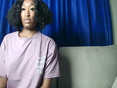 Snapshot of pinky_aura22 chatting on June 2026 01:32:02 PM pinky aura22 online show from June 2026 01:32:02 PM