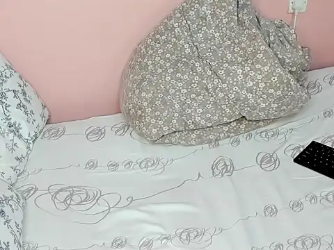 prettyley online show from May 2026 05:40:02 PM