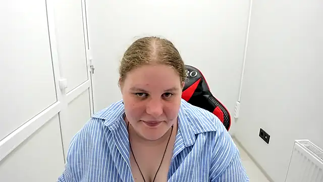 Snapshot of Bella_shyy_ chatting on June 2026 02:04:01 PM Bella shyy online show from June 2026 02:04:01 PM