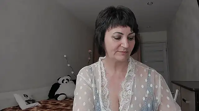 Snapshot of Helen_Beller chatting on May 2026 12:44:02 PM Helen Beller online show from May 2026 12:44:02 PM