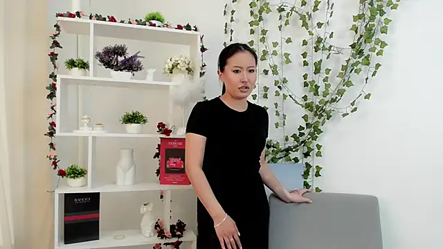 LaritaLevell online show from May 2026 10:43:02 AM