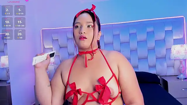 SalomeBins online show from June 2026 11:32:02 PM