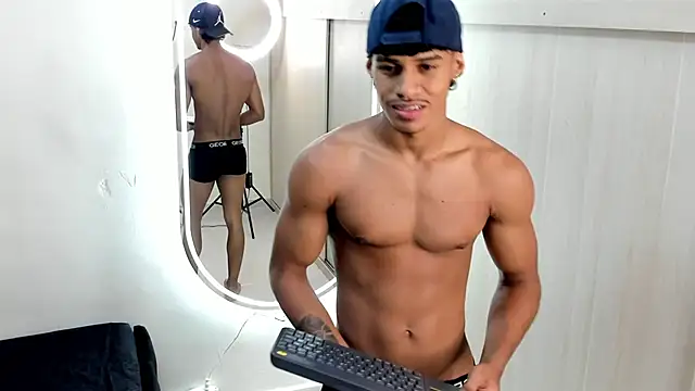 Snapshot of Joao_da_silva19 chatting on May 2026 01:40:02 PM Joao da silva19 online show from May 2026 01:40:02 PM