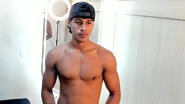 Snapshot of Joao_da_silva19 chatting on June 2026 02:33:01 PM Joao da silva19 online show from June 2026 02:33:01 PM