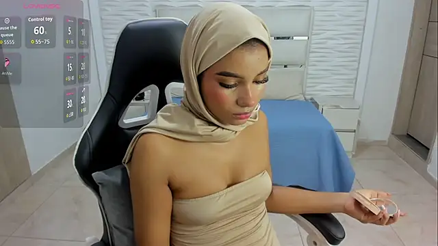 Snapshot of Layla_irfan chatting on July 2026 07:20:02 PM Layla irfan online show from July 2026 07:20:02 PM