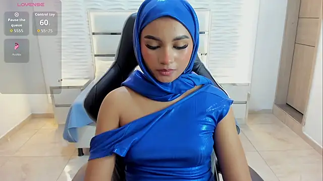 Snapshot of Layla_irfan chatting on July 2026 07:20:01 PM Layla irfan online show from July 2026 07:20:01 PM