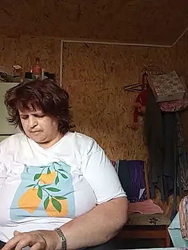 Snapshot of LisichkaOksana chatting on July 2026 05:34:01 AM LisichkaOksana online show from July 2026 05:34:01 AM