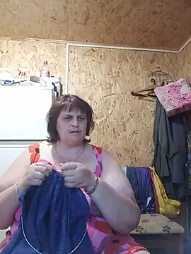 Snapshot of LisichkaOksana chatting on July 2026 06:10:01 PM LisichkaOksana online show from July 2026 06:10:01 PM