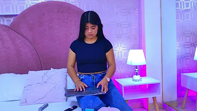 Juliette Kaia online show from June 2026 03:20:02 AM