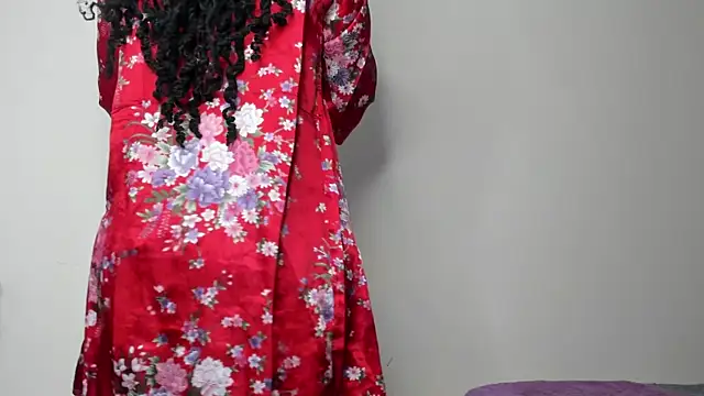 Snapshot of Real_Slim_Thick chatting on June 2026 07:19:02 PM Real Slim Thick online show from June 2026 07:19:02 PM