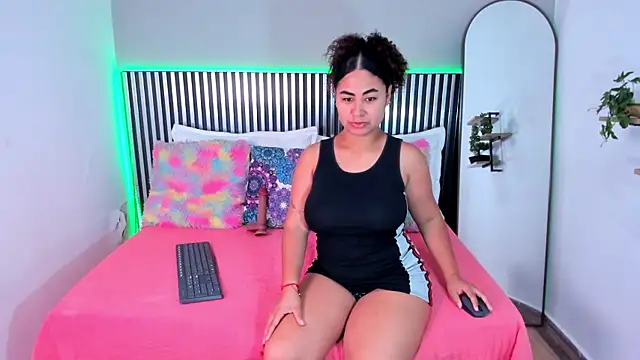 Amber Milers online show from July 2026 02:05:01 PM