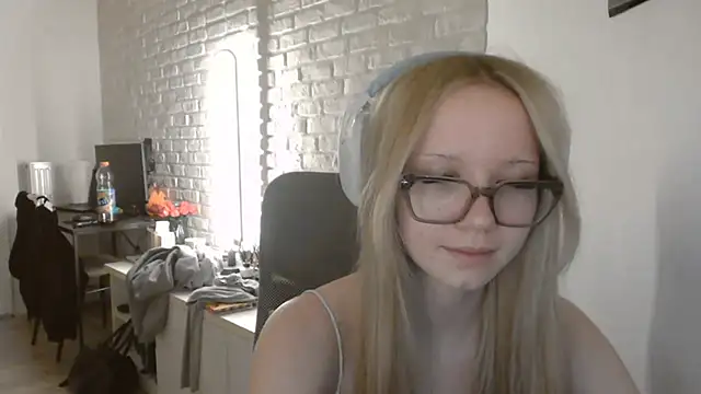 AmandaFix online show from May 2026 07:44:01 PM