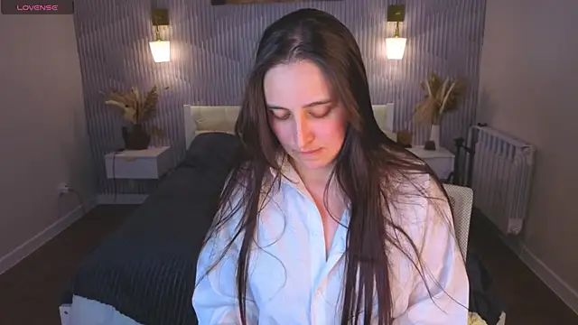 Elizabet Colllins online show from July 2026 03:03:02 PM
