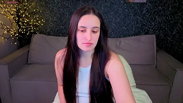 Elizabet Colllins online show from July 2026 01:43:01 AM