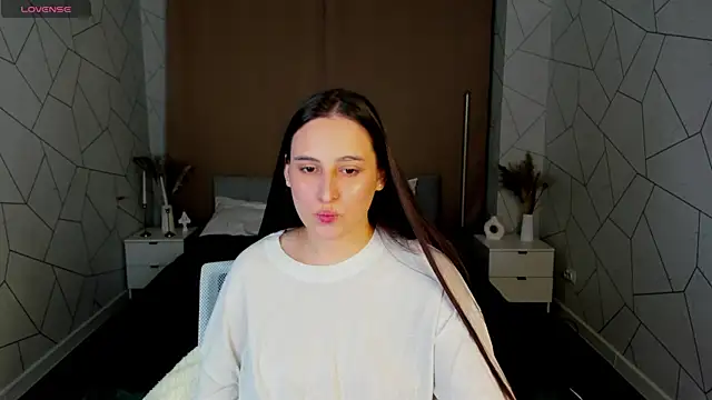 Elizabet Colllins online show from July 2026 05:06:02 PM
