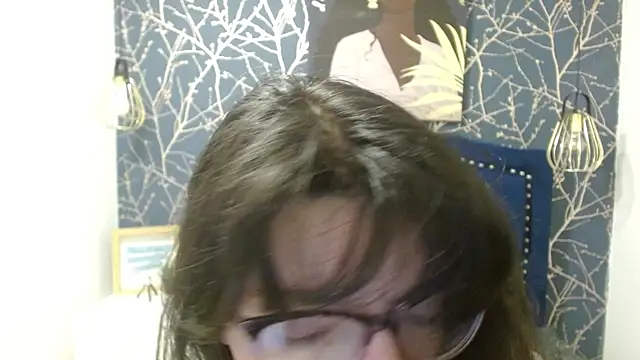 Snapshot of Allyshon_ chatting on June 2026 08:10:02 PM Allyshon online show from June 2026 08:10:02 PM