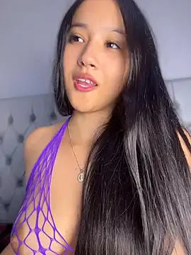 amara huxly online show from July 2026 07:49:01 PM