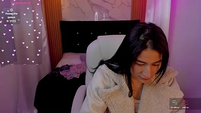 Snapshot of Sara_Sweet03 chatting on May 2026 01:09:02 PM Sara Sweet03 online show from May 2026 01:09:02 PM