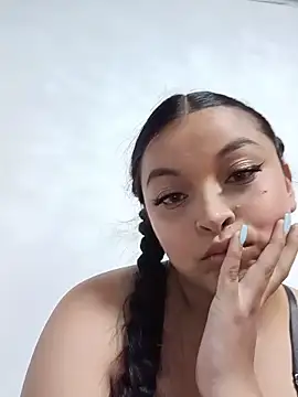 Snapshot of ChloeMilky chatting on May 2026 02:19:02 AM ChloeMilky online show from May 2026 02:19:02 AM