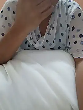 Snapshot of vincehoney16 chatting on June 2026 05:28:01 AM vincehoney16 online show from June 2026 05:28:01 AM