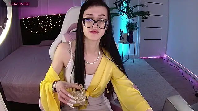 Ariella Me online show from May 2026 07:02:02 AM