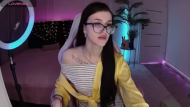 Ariella Me online show from June 2026 06:27:01 AM