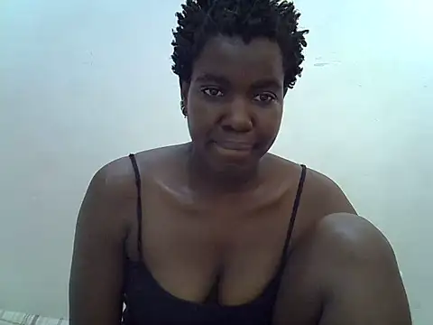 Snapshot of Queen-Alicia chatting on June 2026 05:44:01 AM Queen-Alicia online show from June 2026 05:44:01 AM